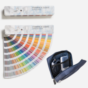 FORMULA GUIDE Coated & Uncoated COY26 con Pantone TravelBag in OMAGGIO